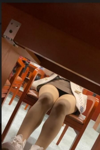 TK371-原创投稿 图书馆抄底肉丝包臀裙学妹