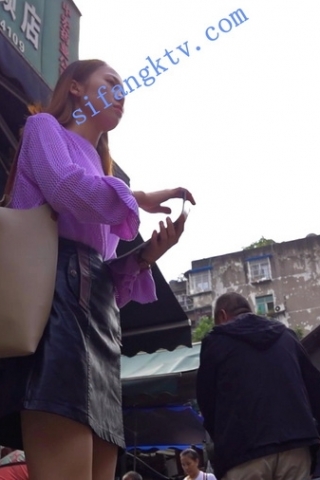 kc182（空城原创）菜市发传单的黑皮裙妹子，干净的带花白N