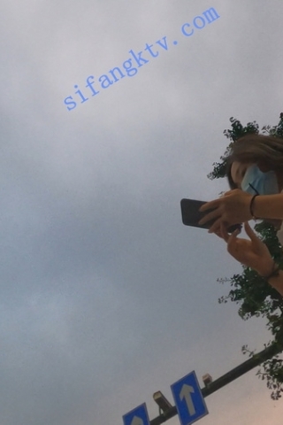 kc352（空城原创）透心凉CD白裙妹子，微风吹起裙摆现白N