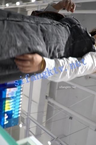 kc803（空城原创）带孩子买玩具的牛仔裙少妇，前C紫N户型饱满