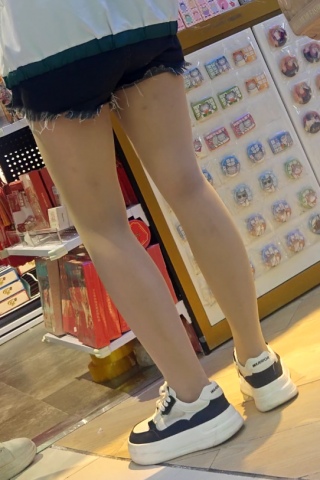 4k街拍黑丝肉丝合集