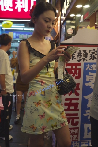 (BC-AA-552)蕾丝吊带花裙小姐姐..买奶茶被抄底粉内带翅膀