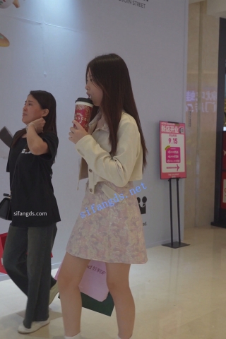 (BC-AA-551)宽松花裙小姐姐试衣服弯腰内裤贴镜头前后CD