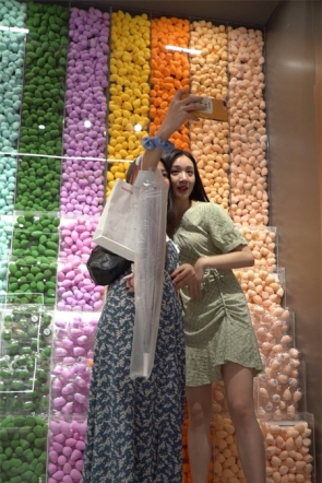 【YZWCD】YC768美女高兴的手舞足蹈！没想到却被CD灰N！