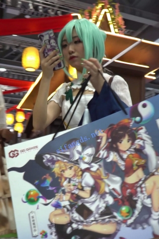 【xxn-148】初音旗袍小姐姐..侧面高开衩露出半个屁股