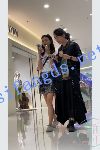 【KKCD㊙️】3215-3216-抄底两个逛街少妇黑色内内