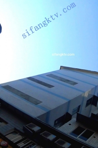 kc08（空城原创）下班买菜回家的蓝裙少妇肉色透明NN+刺激楼