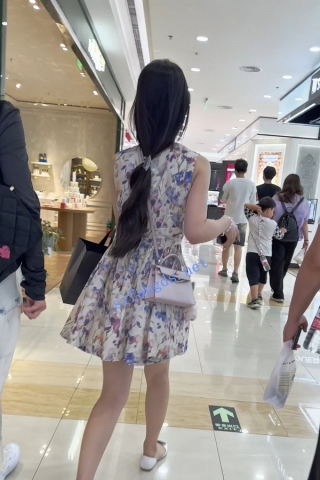 trump1191【KFC】女仆装清纯学生妹配纹身哥·超薄黑丝白内尿黄一片