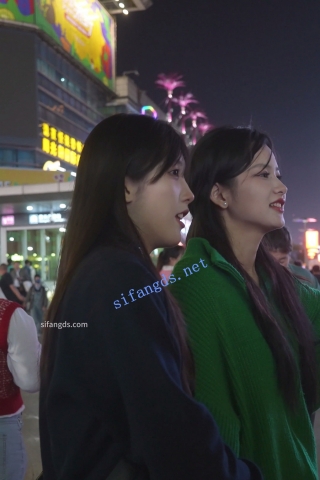 (BC-B-223)制服jk系列6部合辑..小姐姐挑选商品岔开腿被拍