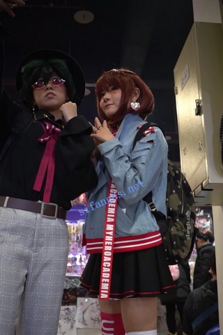 【xxn-138】疑似无内的cos小姐姐..两瓣肉臀贴着镜头拍