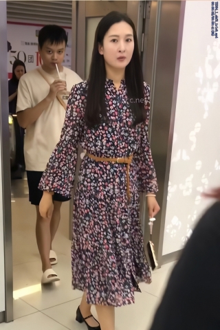 TK334-连衣裙妹肉丝开闪