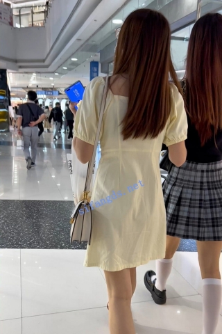 trump1200【KFC】长裙靓女和闺蜜逛街·拍着拍着发现镜头·淡粉色内内