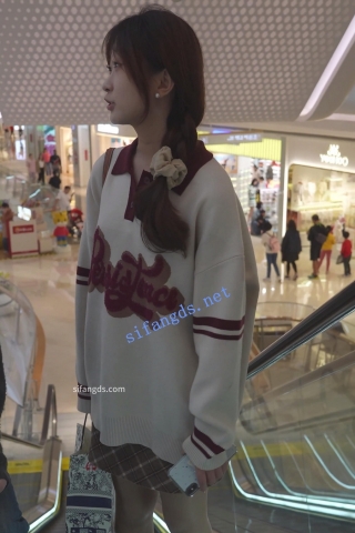 (BC-AA-384)逛街看电影的短裙小姐姐..肉色丝袜排队被CD