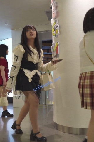 (BC-AA-453)超短裙美女穿透明丝袜..丝袜破洞裆露到外面了