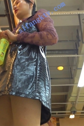 kc162（空城原创）超市里的黑皮裙妹子，薄丝+粉N