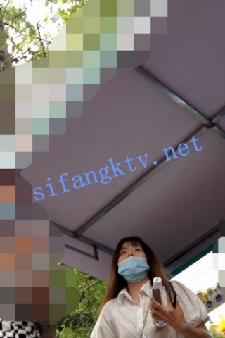 kc496（空城原创）和男友买饮料的白裙小姐姐，波点白N诱惑