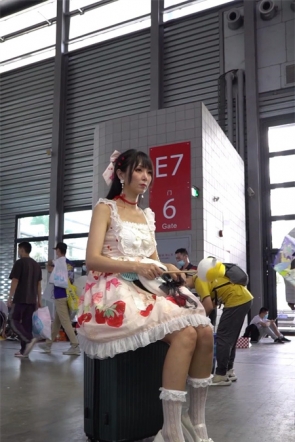 【YZWCD】YC729两位lo裙小姐姐！半蹲PG坐镜头前后！