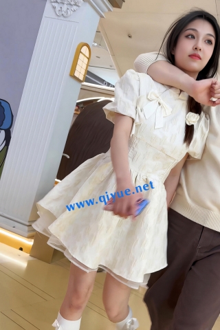 trump895【KFC】⭐顶级CD极品学妹..情人节当众被男友扣B...透明内露毛