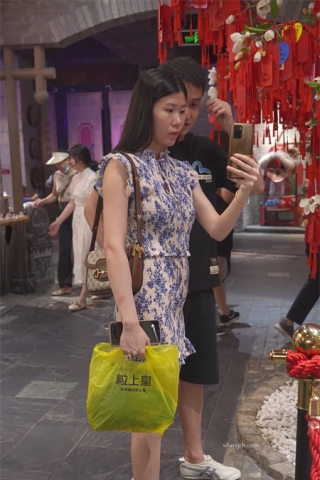 (BC-AA-123)青花瓷包臀裙小姐姐..粉色窄内中间湿了一块