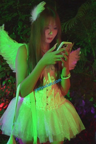 BC-SSS-104)长腿170蕾丝裙美女..肉臀窄内夹成丁..开闪光灯CD