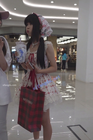 (BC-AA-535)吊带花裙双马尾小姐姐..可爱花内中间湿了前后拍