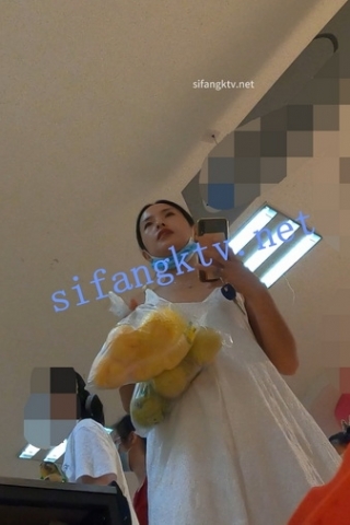 kc576（空城原创）超市购物的白长裙少妇，通透CD淡黄N黑罩