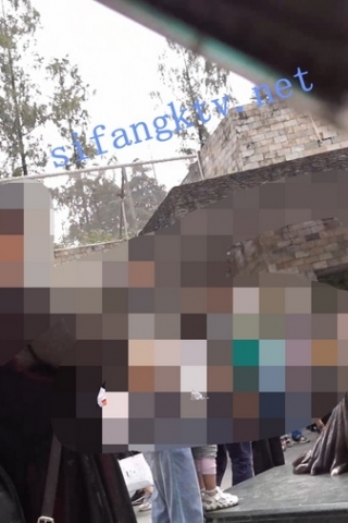 kc396（空城原创）带孩子逛公园的肉色连衣裙少妇，透心凉CD紫N