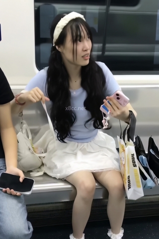 TK327-双马尾内八可爱妹子开闪