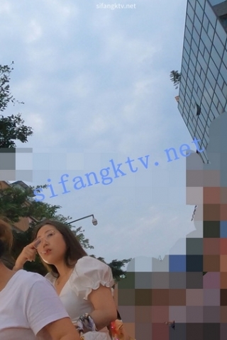 kc592（空城原创）微胖白包臀裙眼镜小姐姐，内痕明显很诱惑