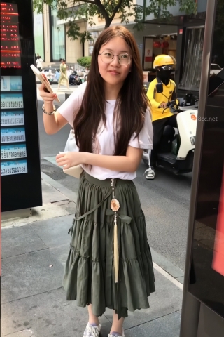 TK256-长裙眼镜妹子薄丝开闪